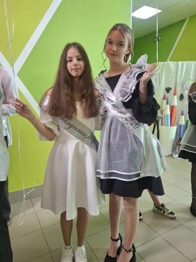 НАШИМ ВЫПУСКНИКАМ ПОСВЯЩАЕТСЯ 