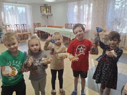 УРОК КУЛИНАРИИ. СОСИСКИ В ТЕСТЕ.